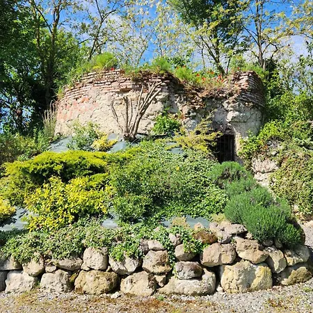 Souleilla De La Nine Hébergement de vacances *